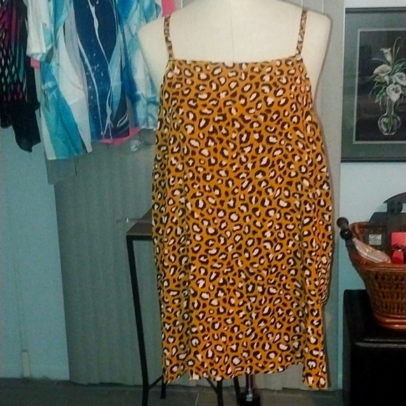 Old Navy Tops - Old navy Leopard tank